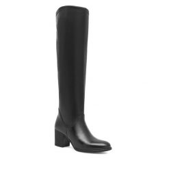Kozaki Lasocki. Czarne kozaki Lasocki, bez obcasa, na słupku, bez zapięcia. Za 209.99 zł.