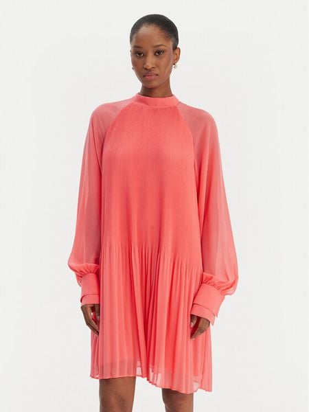 BOSS Sukienka koktajlowa Dolumi 50531542 Czerwony Regular Fit. Czerwone sukienki Boss, bez wzorów, z syntetyku, wizytowe, bez kołnierzyka, bez ramiączek. Za 1,349.00 zł.