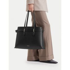 Torebka GINO ROSSI. Czarne torebki klasyczne Gino Rossi, bez wzorów, bez dodatków. Za 429.99 zł.