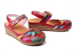 LAURA VITA 0007731 Facscineo 02 rouge, sandały damskie. Czerwone sandały Laura Vita, bez wzorów, ze skóry, bez obcasa, na koturnie, bez zapięcia. Za 389.90 zł.