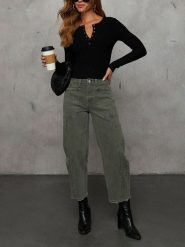 Milan Kiss Koszulka w kolorze czarnym rozmiar: S. Czarne bluzki Milan Kiss, s, bez wzorów, bez kołnierzyka, bez ramiączek. Za 118.28 zł.