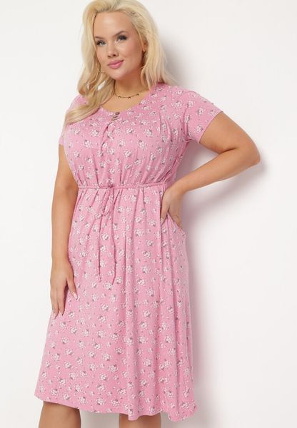 Różowa Sukienka Pudełkowa Midi z Dekoltem z Guzikami Grilacuna. Czerwone sukienki Born2be, na co dzień, na lato, l, bez wzorów, bez kołnierzyka, bez ramiączek, midi. Za 59.99 zł.