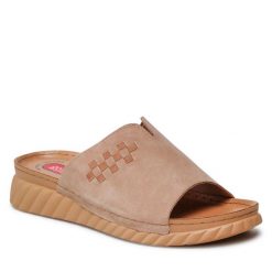 Klapki Go Soft. Brązowe klapki GO SOFT, bez wzorów, bez obcasa. Za 149.99 zł.