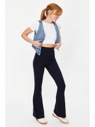 Trendyol Legginsy w kolorze granatowym rozmiar: L. Niebieskie legginsy Trendyol, l, bez wzorów, z podwyższonym stanem. Za 109.95 zł.