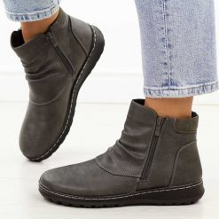 Szare botki damskie Vinceza 87725. Szare botki VINCEZA, na jesień, bez wzorów, ze skóry, z okrągłym noskiem, bez obcasa, bez zapięcia. Za 159.00 zł.