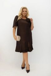Elegancka sukienka midi z falbanami i odpinaną różą Evelyn czekoladowa na wesele | Plus Size Oversize. Brązowe sukienki Moda Size Plus Iwanek, na co dzień, m, z aplikacjami, z elastanu, eleganckie, bez kołnierzyka, plus size, bez ramiączek, midi, dopasowane. Za 335.00 zł.