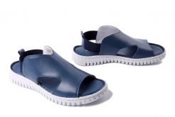 MANITU 910162-55 hellblau, sandały damskie. Niebieskie sandały Manitu, bez wzorów, ze skóry, bez obcasa, bez zapięcia. Za 170.94 zł.
