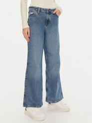 Guess Jeans Jeansy W4BA0Y D5CC4 Niebieski Relaxed Fit. Niebieskie jeansy Guess Jeans, z aplikacjami. Za 269.99 zł.