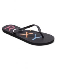 Japonki plażowe damskie ROXY Sandy. Czarne klapki Roxy, bez wzorów, z gumy, bez obcasa, na szpilce. Za 59.99 zł.
