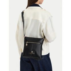Torebka Beverly Hills Polo Club. Czarne listonoszki Beverly Hills Polo Club, bez wzorów, bez dodatków. Za 179.99 zł.