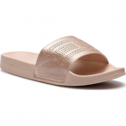 Klapki TOMMY HILFIGER - Sparkle Satin Pool Slide FW0FW03752 Silver Peony 658. Czerwone klapki TOMMY HILFIGER, bez wzorów, z materiału, bez obcasa. W wyprzedaży za 139.00 zł.