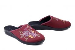 BEFADO 551D 011 bordowy, kapcie damskie. Czerwone obuwie domowe Befado, bez wzorów, bez zapięcia. Za 64.99 zł.