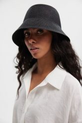 KAPELUSZ BUCKET RETRO CZARNY One size - Flawless. Czarne kapelusze Flawless, bez wzorów. Za 210.00 zł.