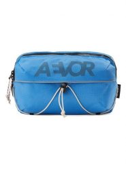 AEVOR Saszetka "Bar Bag Proof" w kolorze niebieskim - 28 x 20 x 7 cm rozmiar: onesize. Niebieskie torby na ramię AEVOR, bez wzorów, z materiału, sportowe, przez ramię, bez dodatków. Za 126.99 zł.