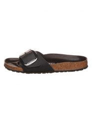 Birkenstock Skórzane klapki w kolorze czarnym rozmiar: 36. Czarne klapki Birkenstock, bez wzorów, z nubiku, z otwartym noskiem, bez obcasa. Za 460.12 zł.