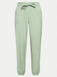 Deha Spodnie dresowe A00636 Zielony Regular Fit. Zielone spodnie dresowe Deha, s, bez wzorów, z dresówki. Za 289.99 zł.
