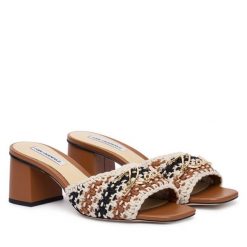 Klapki KARL LAGERFELD. Klapki KARL LAGERFELD, bez wzorów, bez obcasa. Za 842.99 zł.