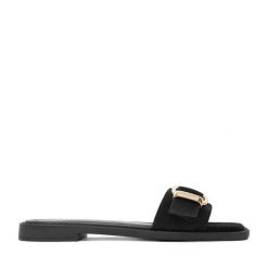 Klapki Beverly Hills Polo Club. Czarne klapki Beverly Hills Polo Club, bez wzorów, bez obcasa. Za 249.99 zł.