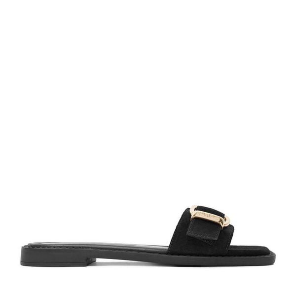 Klapki Beverly Hills Polo Club. Czarne klapki Beverly Hills Polo Club, bez wzorów, bez obcasa. Za 213.99 zł.