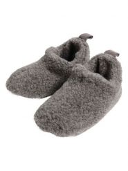 Kaiser Naturfellprodukte Kapcie "Cody" w kolorze szarym rozmiar: 40/41. Szare obuwie domowe Kaiser Naturfellprodukte, bez wzorów, z materiału, bez zapięcia. Za 160.96 zł.