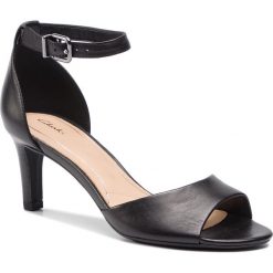 Sandały CLARKS - Laureti Grace 261401604 Black Leather. Czarne sandały Clarks, bez wzorów, z materiału, bez obcasa, na obcasie, bez zapięcia. W wyprzedaży za 279.00 zł.