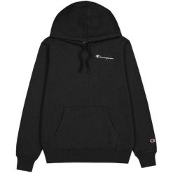 Bluza Z Logo Na Klatce Piersiowej Dla Pań I Panów. Czarne bluzy Champion, bez wzorów, bez kaptura. Za 311.99 zł.