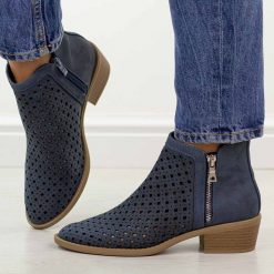 Niebieskie botki damskie na obcasie M.Daszyński 2353-17. Żółte botki M.Daszyński, na jesień, w ażurowe wzory, z jeansu, bez obcasa, na obcasie, bez zapięcia. Za 199.00 zł.