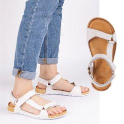 Olivier Sandały damskie barefoot-friendly – skórzane, szerokie, lekkie białe. Białe sandały bez wzorów, biznesowe, bez obcasa, bez zapięcia. Za 367.89 zł.