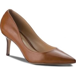 Szpilki LAUREN RALPH LAUREN - Lanette 802723236002 Polo Tan. Brązowe szpilki Lauren Ralph Lauren, bez wzorów, ze skóry ekologicznej, bez obcasa, na obcasie, bez zapięcia. Za 479.90 zł.