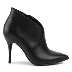 Botki R.Polański. Czarne botki R.Polański, bez wzorów, bez obcasa, na szpilce, bez zapięcia. Za 549.99 zł.