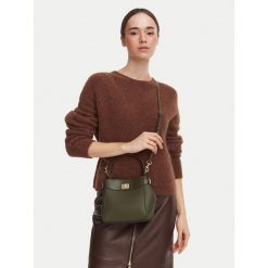Torebka Calvin Klein. Zielone torebki klasyczne Calvin Klein, bez wzorów, bez dodatków. Za 489.99 zł.