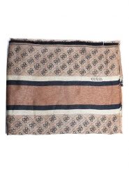 Guess Szal w kolorze beżowym - 180 x 80 cm rozmiar: onesize. Brązowe szaliki Guess, z aplikacjami, z materiału. Za 297.87 zł.