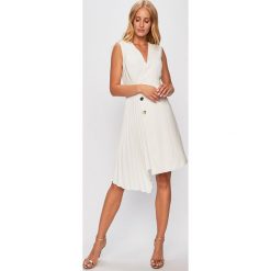Pinko - Sukienka. Czarne sukienki Pinko, na co dzień, bez wzorów, z poliesteru, casualowe, bez kołnierzyka, bez ramiączek, plisowane. Za 1,249.00 zł.