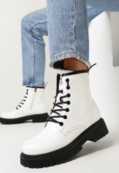 Białe Botki w Stylu Workerów Elnatea. Białe botki Born2be, bez wzorów, z jeansu, bez obcasa, na płaskiej podeszwie, bez zapięcia. Za 129.99 zł.