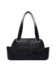Calvin Klein Torebka Pockets Monologo Shoulder Bag LV04F3688G Czarny. Czarne torebki klasyczne Calvin Klein, bez wzorów, ze skóry, bez dodatków. Za 489.99 zł.