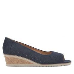 Półbuty Clara Barson. Niebieskie czółenka Clara Barson, bez wzorów, bez obcasa, na koturnie, bez zapięcia. Za 119.99 zł.