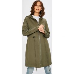 Answear - Parka. Zielone parki ANSWEAR, m, z wiskozy, z kapturem. W wyprzedaży za 119.90 zł.