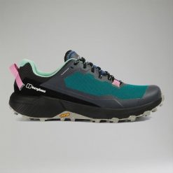Buty outdoor damskie Berghaus Revolute Active Shoe. Czarne obuwie sportowe Berghaus, bez zapięcia, outdoorowe. Za 403.99 zł.