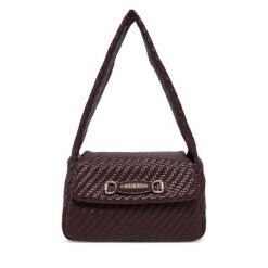 Torebka Guess. Czerwone torebki klasyczne Guess, z aplikacjami, bez dodatków. Za 349.99 zł.