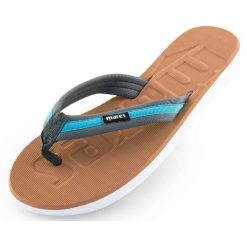 Damskie klapki Mares Seta jasnoniebiesko-beżowe. Brązowe klapki 47 Brand, bez wzorów, z materiału, bez obcasa. Za 129.99 zł.