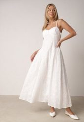 Biała Ażurowa Sukienka z Bawełny o Rozkloszowanym Kroju na Ramiączkach Cheriny. Białe sukienki Born2be, na co dzień, na lato, m, z aplikacjami, z bawełny, eleganckie, bez kołnierzyka, bez ramiączek, maxi, proste. Za 169.99 zł.