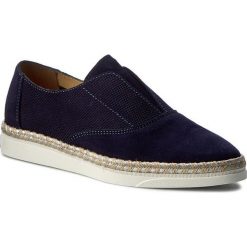 Espadryle MARC O'POLO - 701 13993201 300 Dark Blue 880. Niebieskie espadryle Marc O'Polo, bez wzorów, ze skóry, bez obcasa, na płaskiej podeszwie, bez zapięcia. W wyprzedaży za 299.00 zł.
