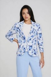 Marynarka w kwiaty błękitna. Niebieskie marynarki i żakiety MOODO, bez wzorów, z elastanu. Za 199.99 zł.