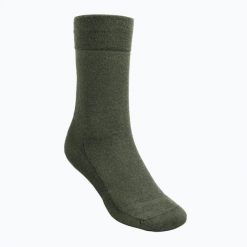 Skarpety Pinewood Forest. Zielone skarpety PINEWOOD, bez wzorów, z elastanu. Za 73.99 zł.