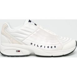 Tommy Jeans - Buty. Białe obuwie sportowe Tommy Jeans, z jeansu, bez zapięcia. W wyprzedaży za 399.90 zł.