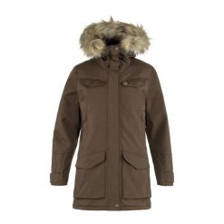 Kurtka puchowa damska Fjällräven Nuuk Parka. Brązowe parki Fjällräven, z puchu, sportowe, bez kaptura. Za 2,221.75 zł.