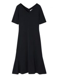 TATUUM Sukienka w kolorze granatowym rozmiar: L. Niebieskie sukienki Tatuum, l, bez wzorów, bez kołnierzyka, bez ramiączek, midi, rozkloszowane. Za 193.95 zł.