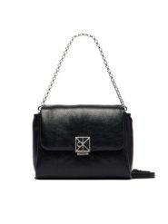 Calvin Klein Torebka Emblem Hw Padded Crossbody LV04F3620G Czarny. Czarne torebki klasyczne Calvin Klein, bez wzorów, ze skóry, bez dodatków. Za 489.99 zł.