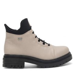 Trzewiki Rieker. Brązowe botki Rieker, bez wzorów, bez obcasa, na płaskiej podeszwie, bez zapięcia. Za 319.99 zł.