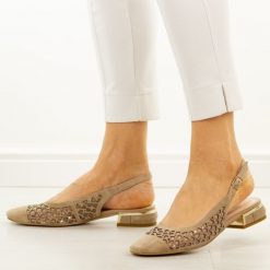 Beżowe skórzane sandały damskie DiA 3019. Brązowe sandały DiA, bez wzorów, ze skóry, eleganckie, bez obcasa, na obcasie, bez zapięcia. Za 399.00 zł.